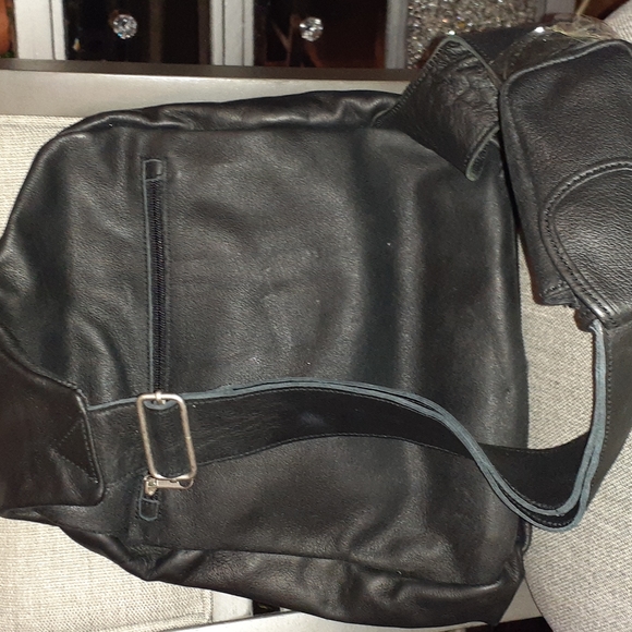 Crossbody leather bag - Picture 3 of 9